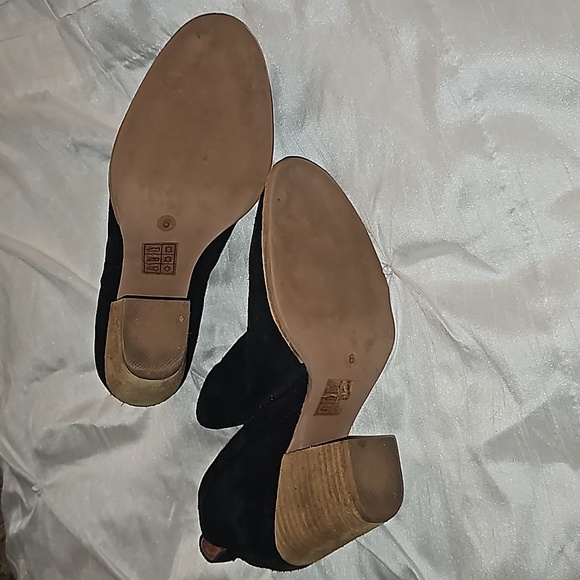 Jeffery Campbell size 6 black suede booties size 6...great condition/like new! - Picture 8 of 11